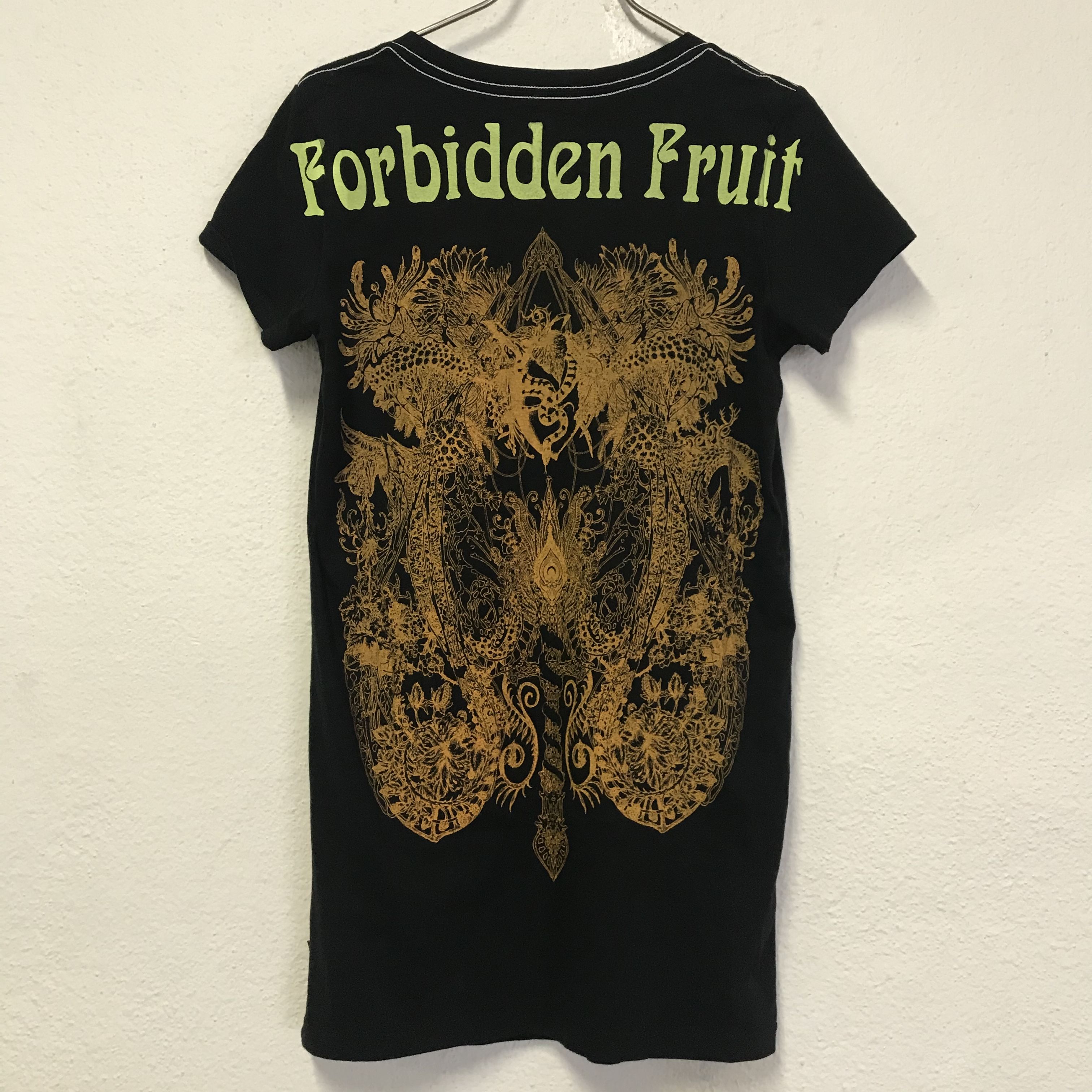 LGB Forbidden Fruit Tシャツ