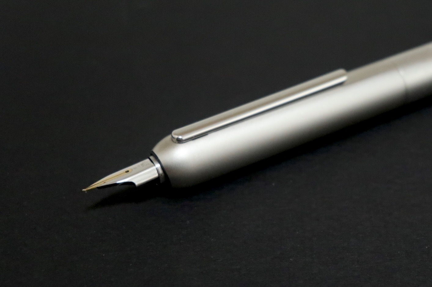 LAMY dialog 3】デザインだけじゃない、最高の筆記感を味わえる実用性