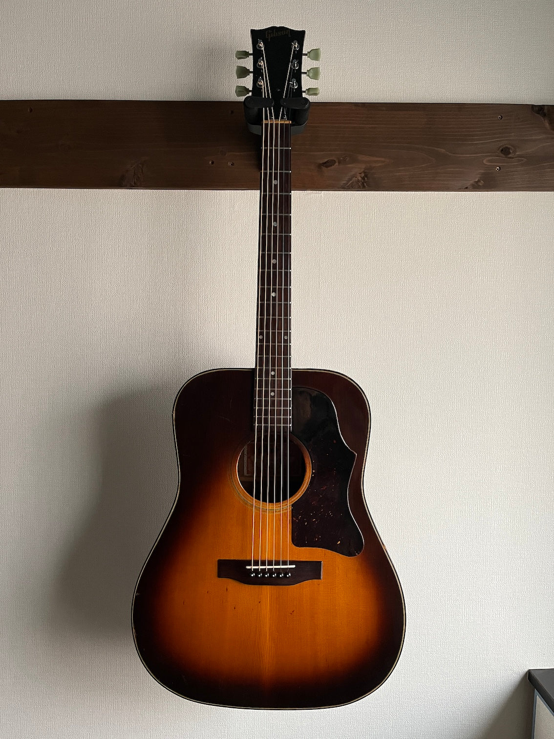 Gibson J-45 Deluxe 1974-5 – auldguitars