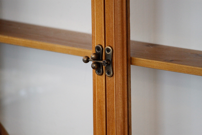 ウォールシェルフ 棚 壁掛け 収納 ナチュラル ガラス扉 両開き 木製