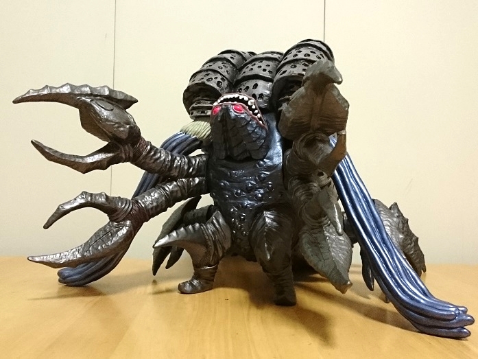 巨大ガタノゾーア降臨！「ガシャポン ウルトラヒーロー500&ウルトラ