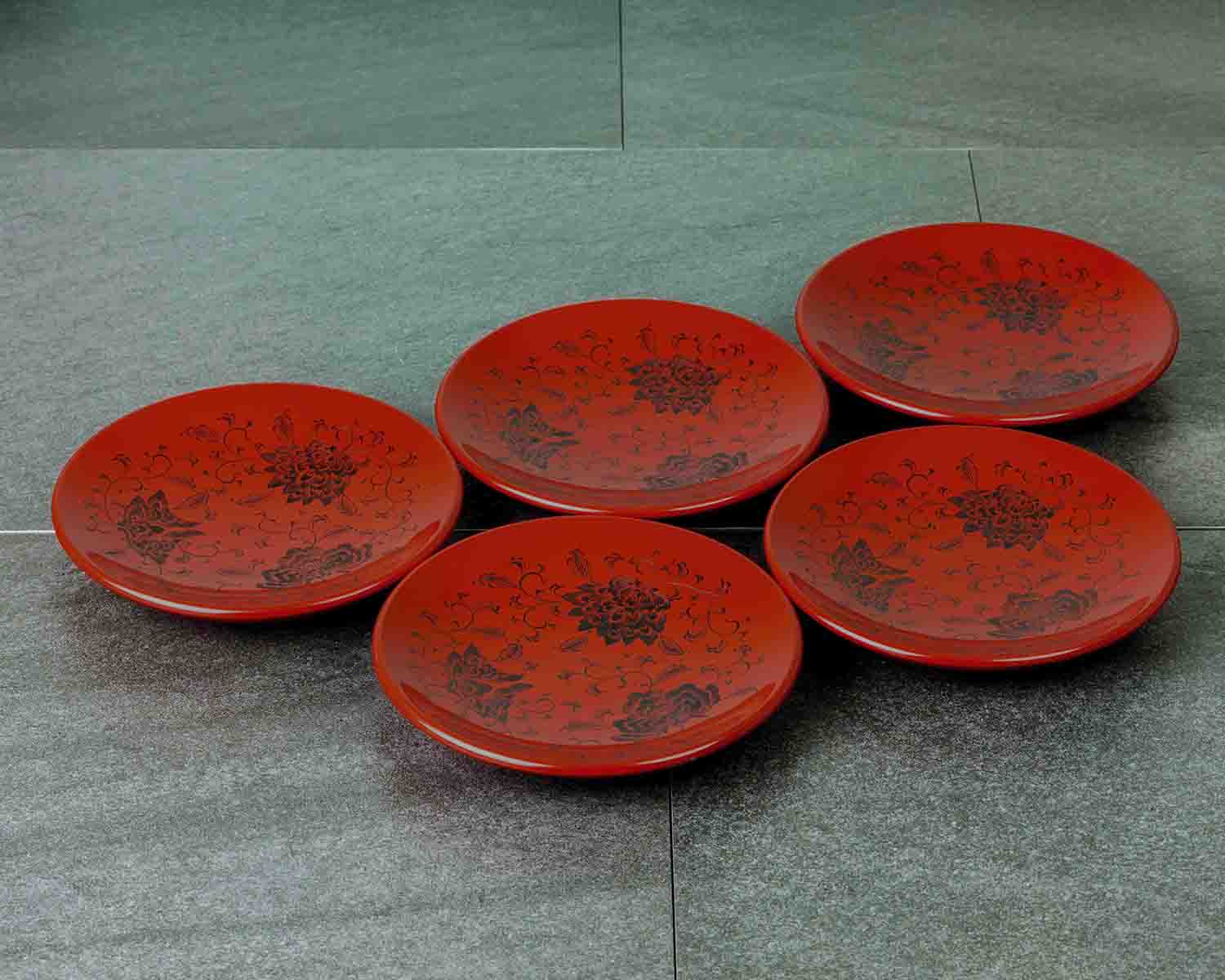 漆塗 赤色 浮彫り 皿と容器 セット コレクション 漆塗 赤色 浮彫り 皿
