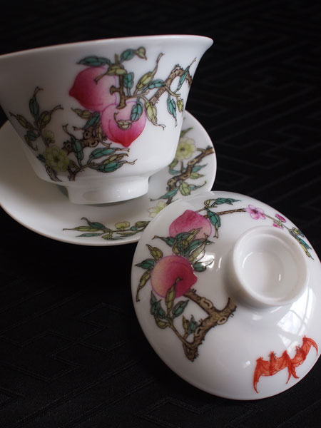 中国蓋碗「桃と蝙蝠」 | シノワズリー香蓮