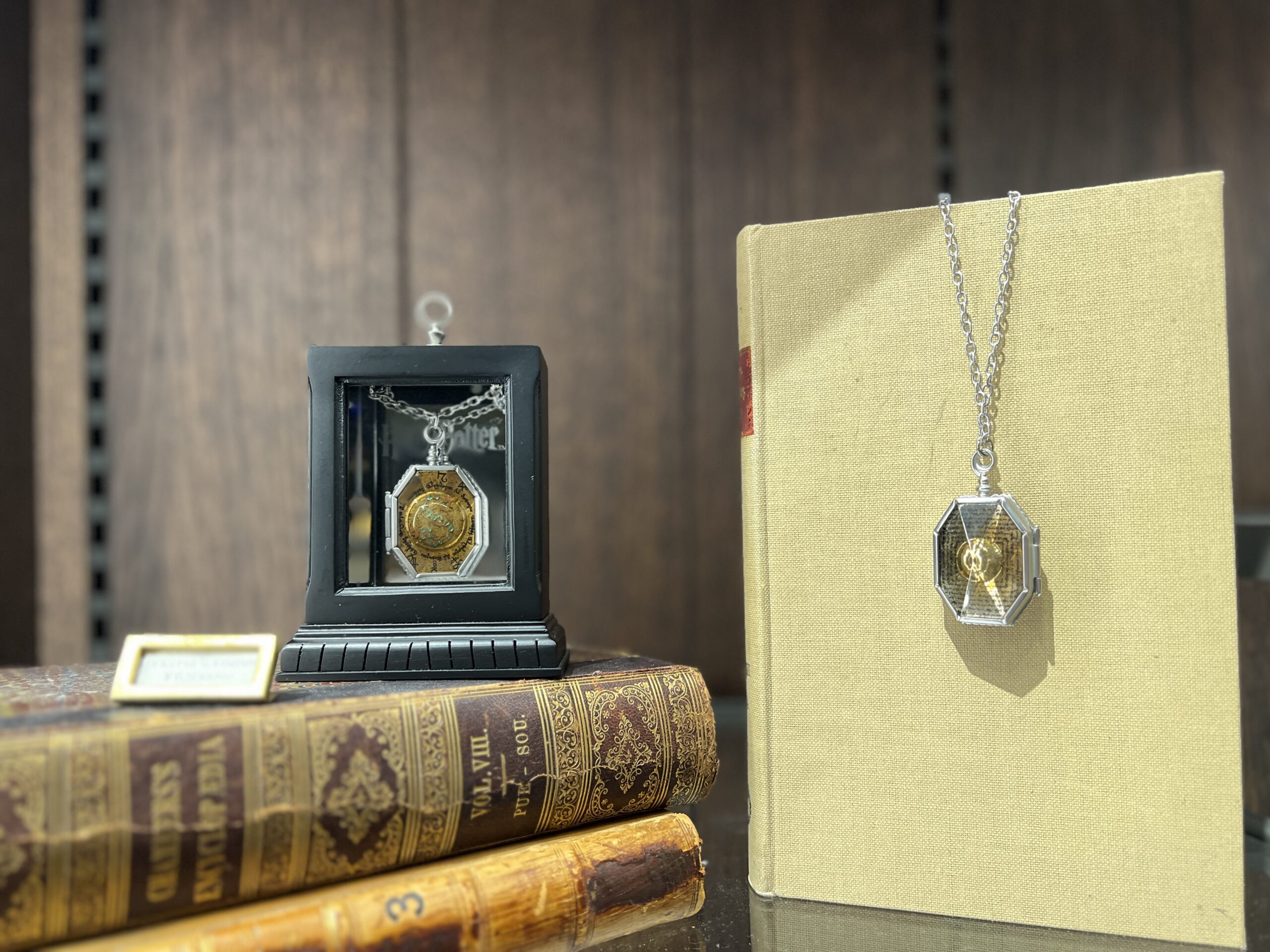 ハリー・ポッター 公式ライセンス ゴールドトロフィー型オブジェ