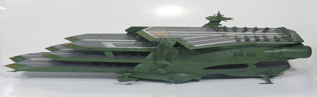 1/1000ガイペロン級多層式航宙母艦バルグレイ完成品 1/1000 ガイペロン級多層式航宙母艦 バルグレイ│株式会社BANDAI