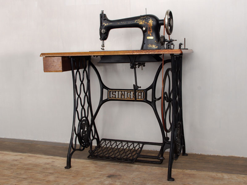 なーさん イギリス アンティークミシン脚テーブル REIKO 足踏みミシン
