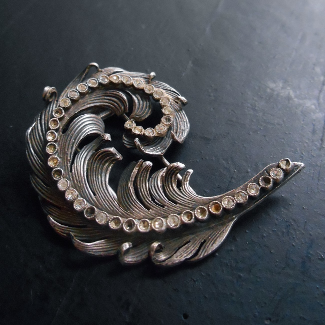 フランスアンティーク羽型ブローチ ( SO - ac 12 ) <span style=