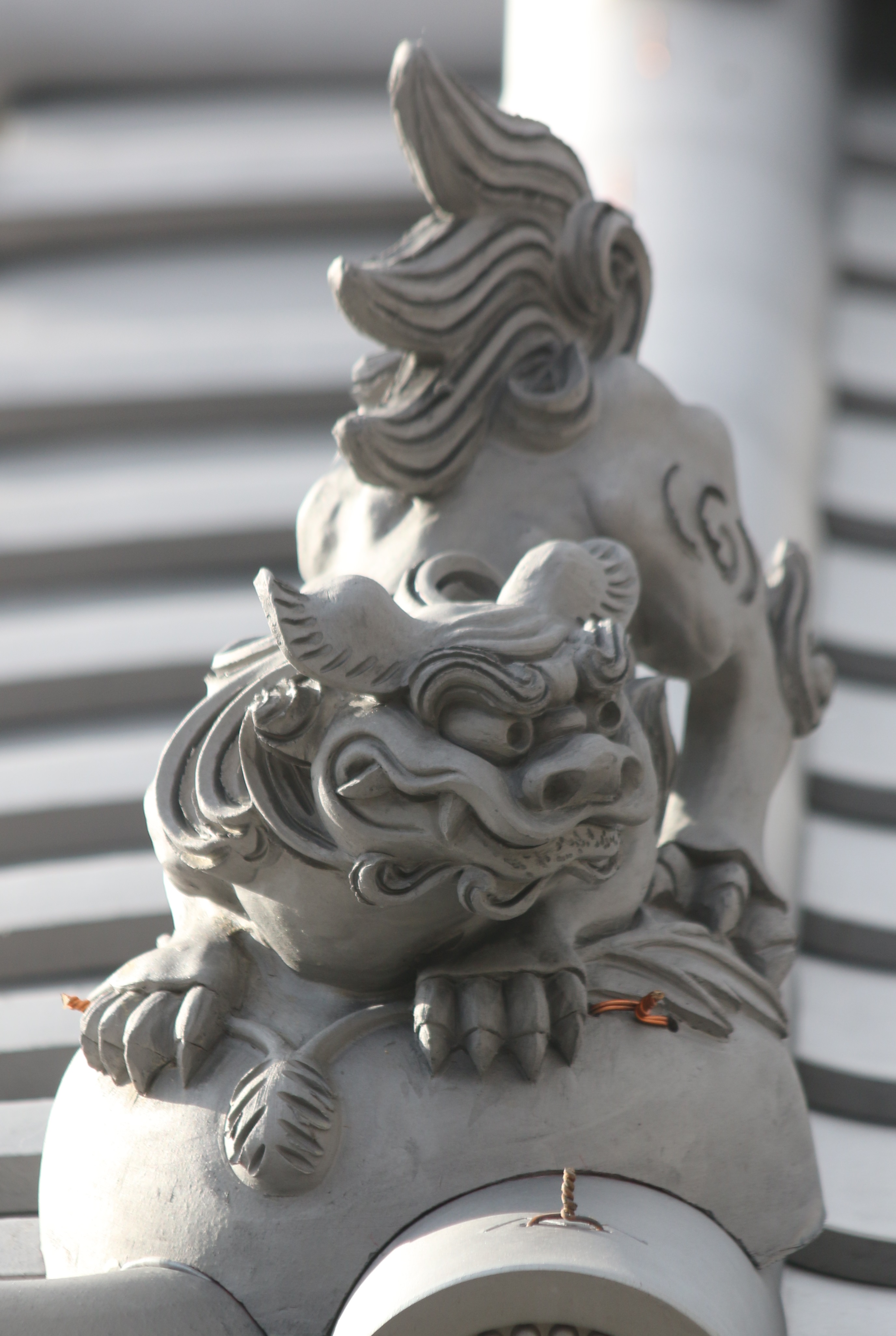 獅子巴蓋瓦を取り付けました。 - かわら版 - ミニチュア瓦グッズ専門店