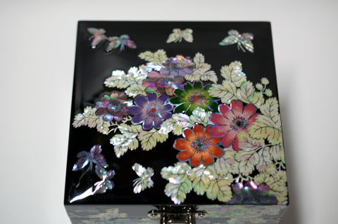 螺鈿2段小物箱・花と蝶