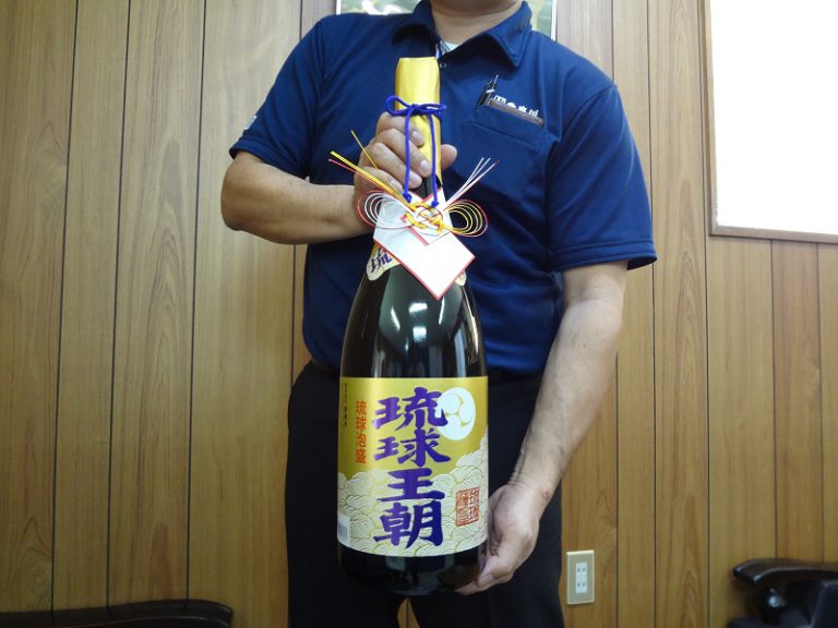 琉球王朝・益々繁盛瓶(30度) | 大容量お祝い酒 - 【公式】多良川