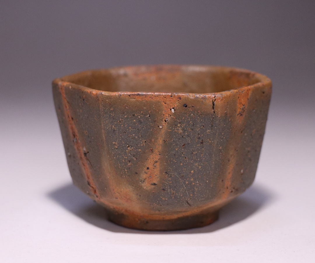 森本良信 作 「備前緋襷六角盃」 ～備前焼専門卸小売店 川口陶楽苑～