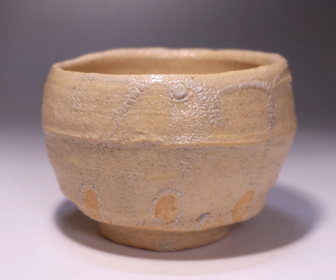 金重有邦 作 「唐津土灰釉茶碗」 ～備前焼専門卸小売店 川口陶楽苑～