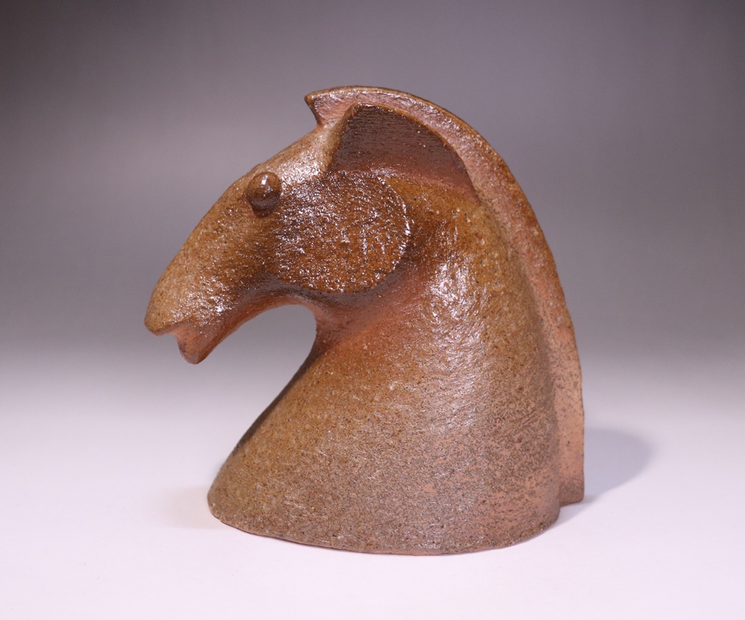 秋谷昌央 作 「備前馬」 ～備前焼専門卸小売店 川口陶楽苑～