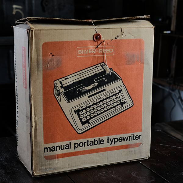 SILVER REED 810 レトロタイプライター インテリア用 ケース付 レトロ