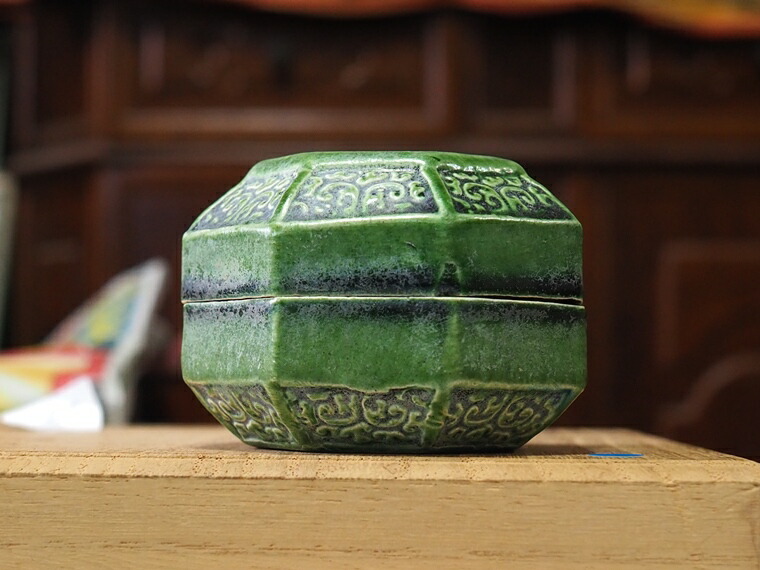 中国 三彩花図印合（香合） f2220722 中国 三彩花図印合（香合