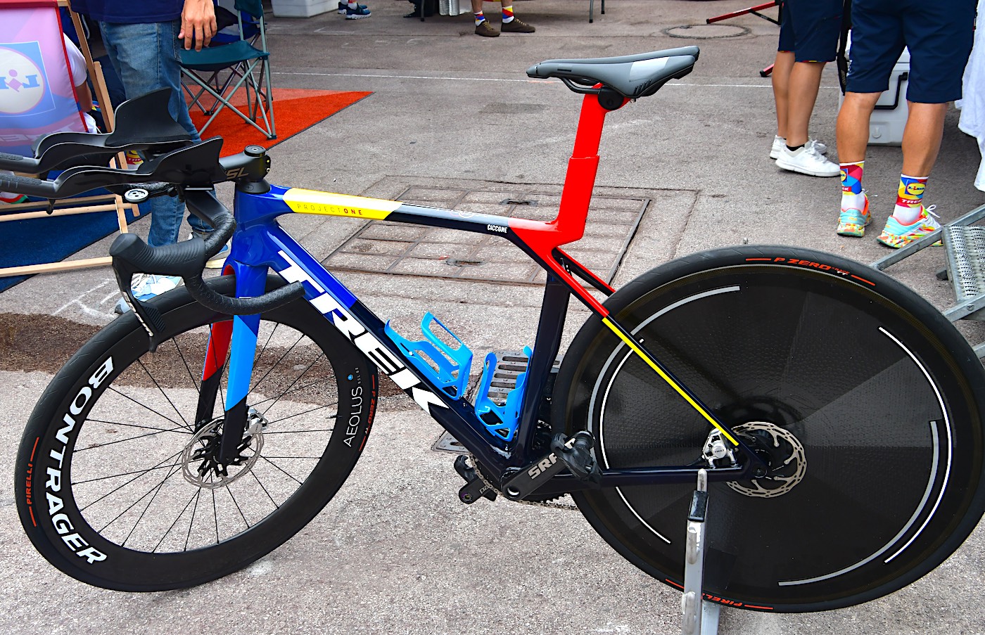 TDFに見るパリ五輪を走る先端バイク③ 【トレック・新型 Madone