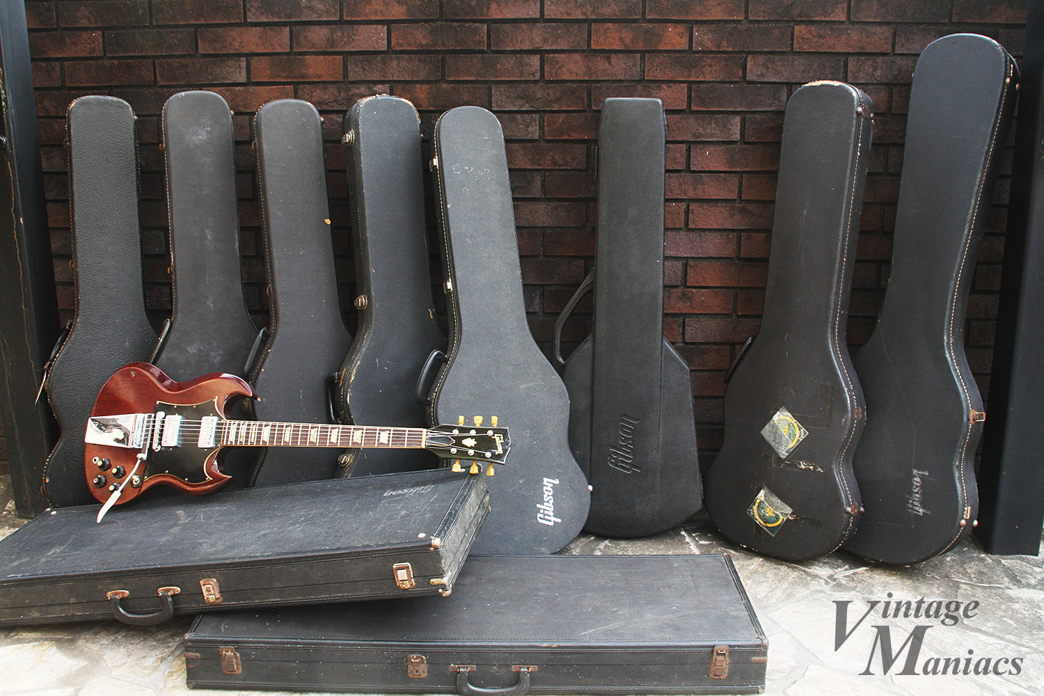 Gibson SG ブラックエレキギター ハードケース付き Gibson SG Standard