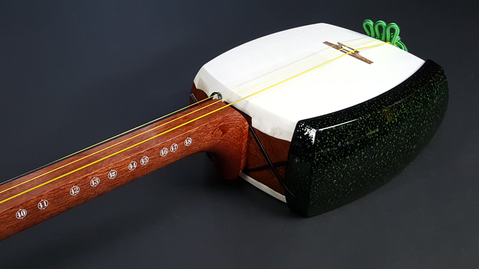 三味線 天然素材 バチ 和楽器 民謡 アンティーク 細密細工 三味線 天然