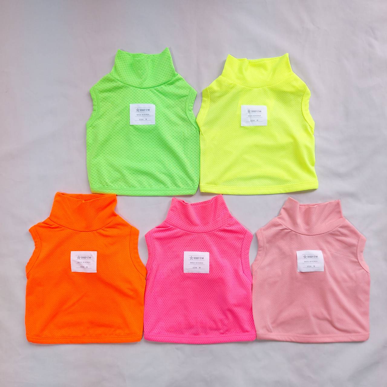 蛍光ピンクメッシュのタンクトップ小さめSサイズイタグレ服犬服