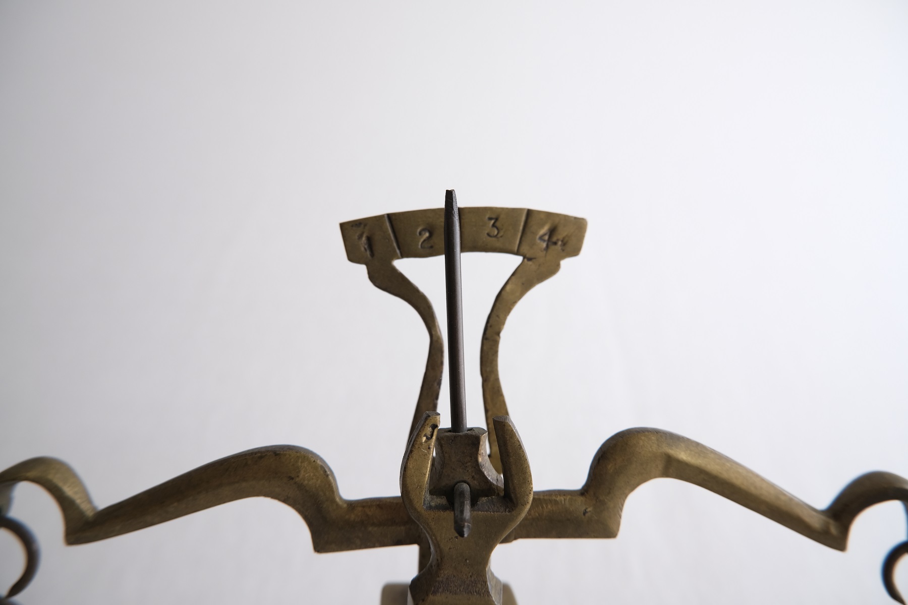 アンティーク 真鍮製 天秤はかり 置物 重さ約4.5㎏ M R8127B