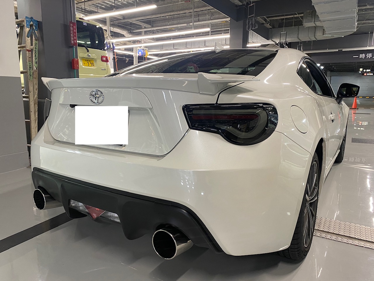 86 ZN6に ヴァレンティ テールランプ取付 | A PIT AUTOBACS