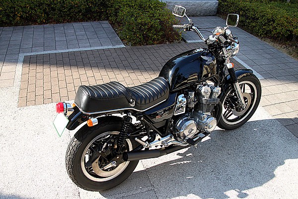 ホンダ CB750 CUSTOM エクスクルーシブ プロが造るカスタム バイクブロス