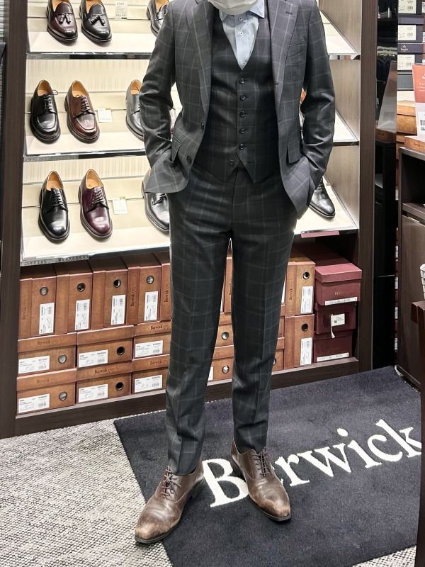 お客様のスーツご紹介！グレーのチェック柄で3ピース✨【立川高島屋