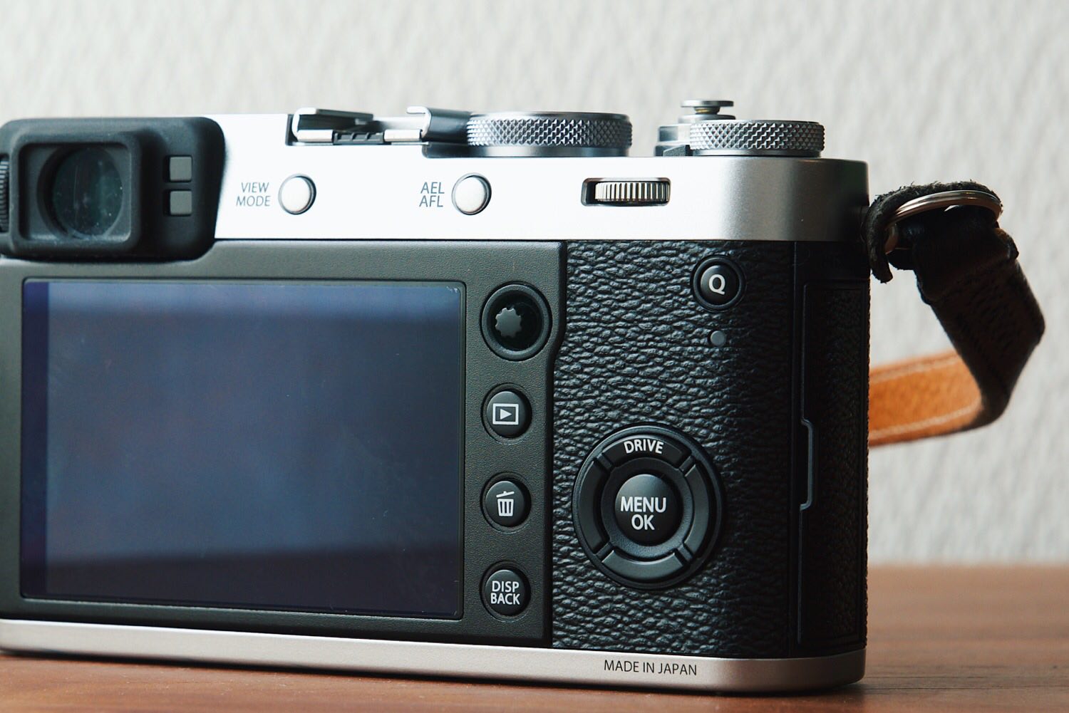 FUJIFILM X100Fレビュー。最高クラスの性能を持つコンデジです
