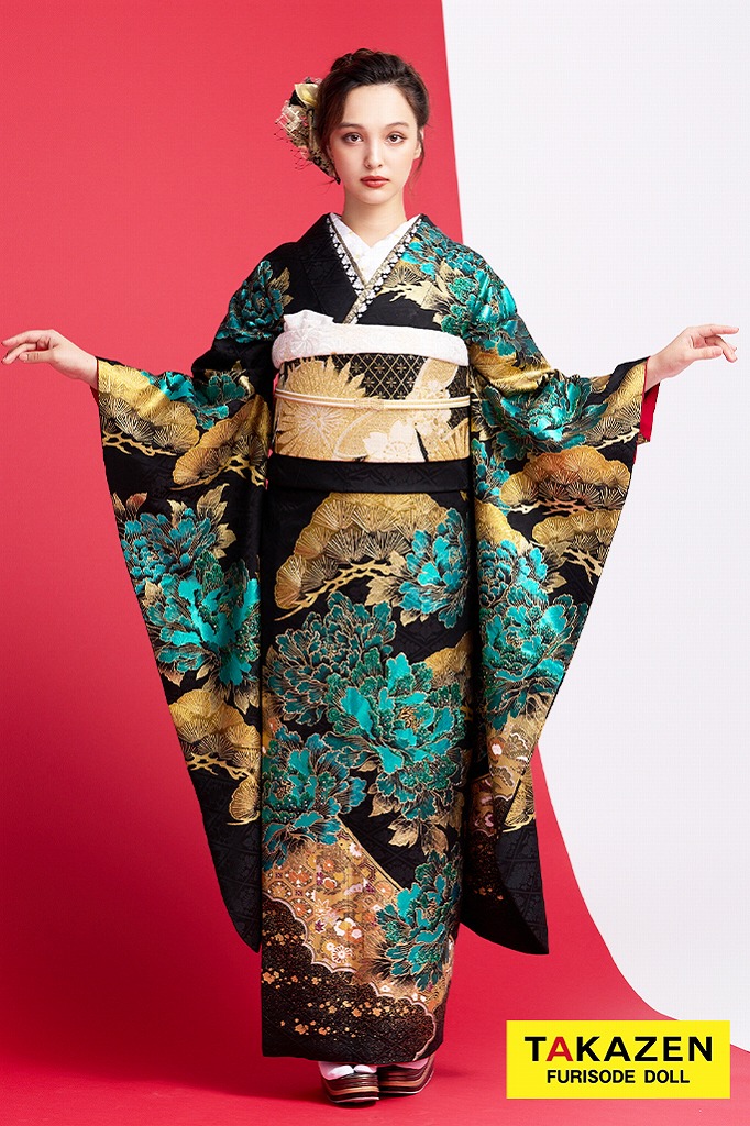 振袖（緑）、袴、（茶色）、帯（黒金）、フェザーショール（白、ピンク