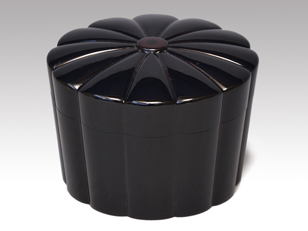 菊彫茶器(棗) 二代 村瀬治兵衛(作) 共箱 鵬雲斎在判箱書 | 古美術ささき