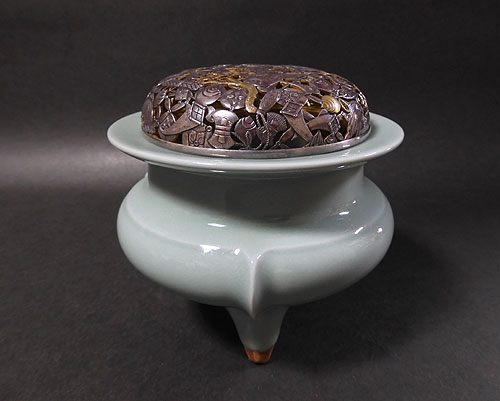極美品】諏訪蘇山作 香炉 青磁 三足香炉 純銀 花刻透