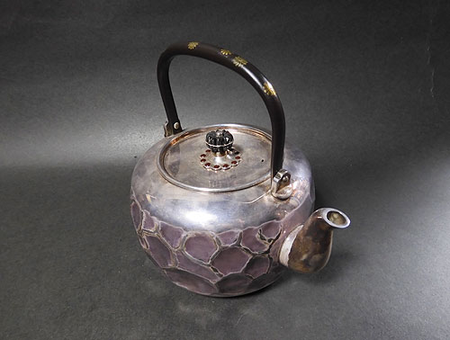 金谷五郎三郎 ひしぎ 銀瓶金工作品 純銀製品 ＜共箱＞ | 【骨董品買取