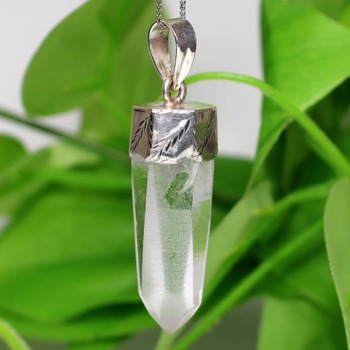 ブラジル/セーラデカブラル産]レムリアンシード未加工原石ペンダント