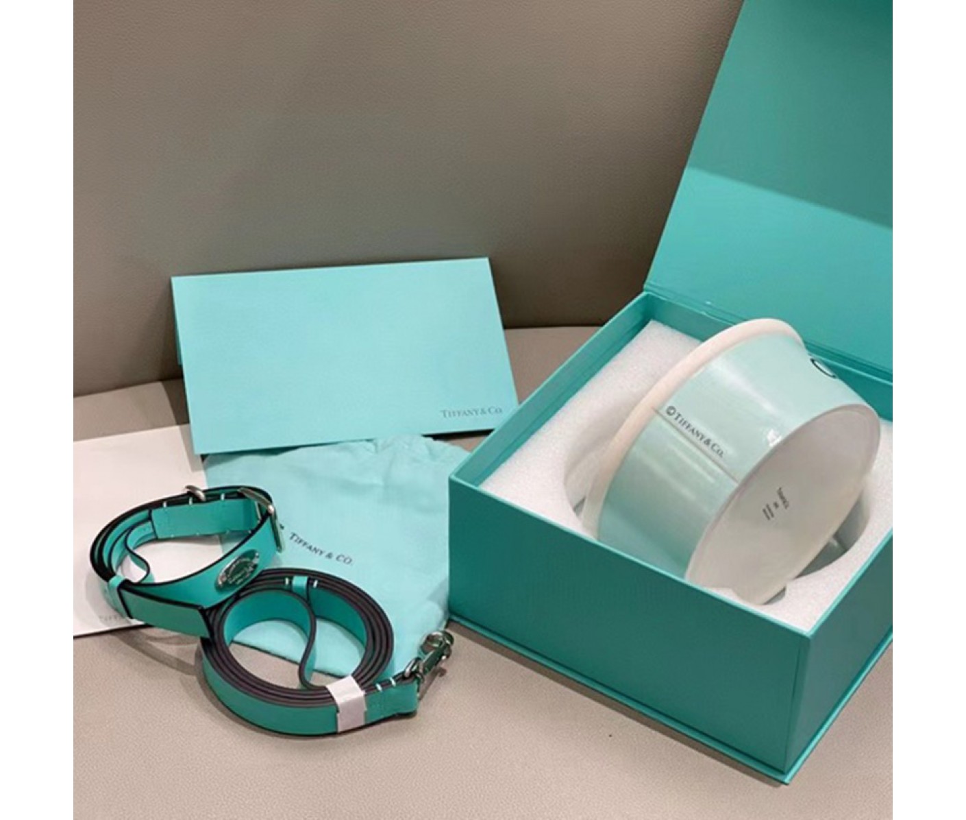 ティファニー ペット用レザーアクセサリー Tiffany & Co. 水色 レザー