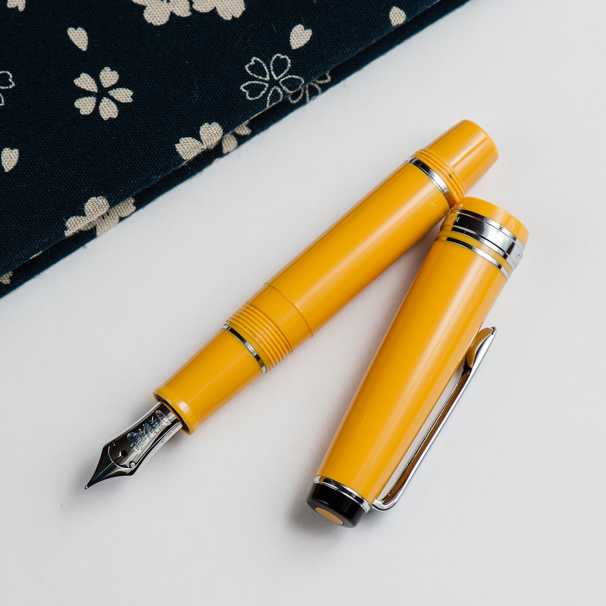 Review: Sailor Professional Gear Slim/Sapporo Mini (Medium-Fine
