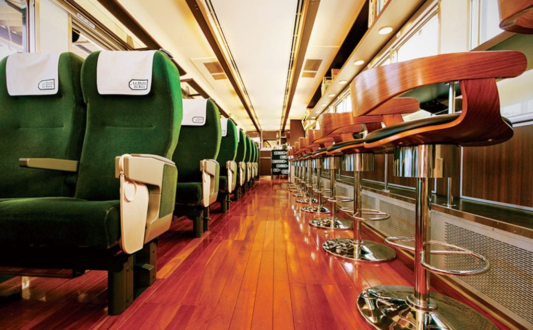 La Malle de Bois（ラ・マル・ド・ボァ）│観光列車の旅時間：JR