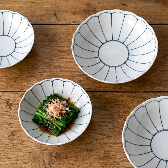 菊模様 白磁深鉢｜和洋中に使える藍線のうつわ｜ゼネラルストア オルネ