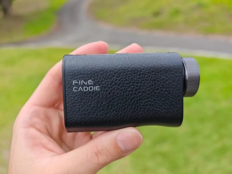 レビュー】ファインキャディJ9 レーザー距離計｜超軽量103gな のに超