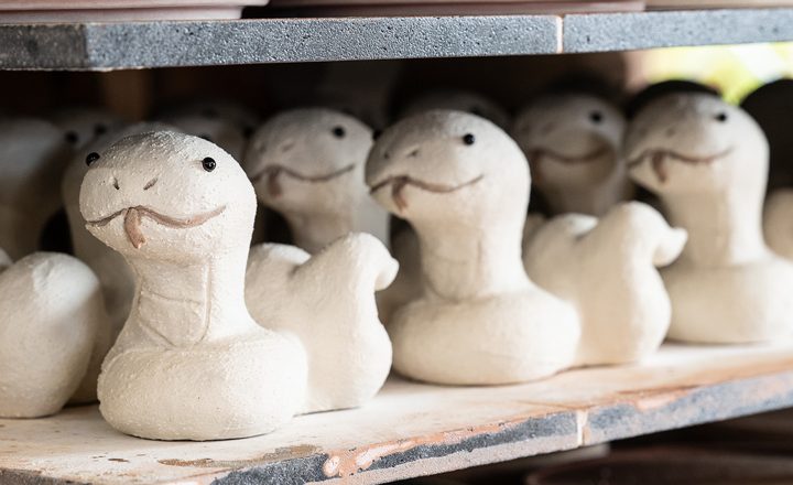 親へび」の制作秘話 | 信楽焼 明山