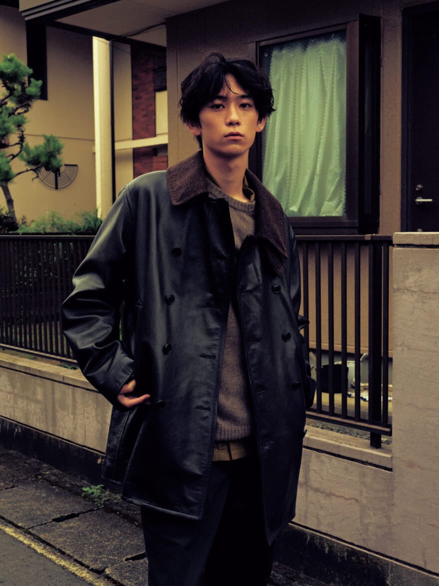 一生モノな「オーラリー」のレザージャケット、ストリートになじむ