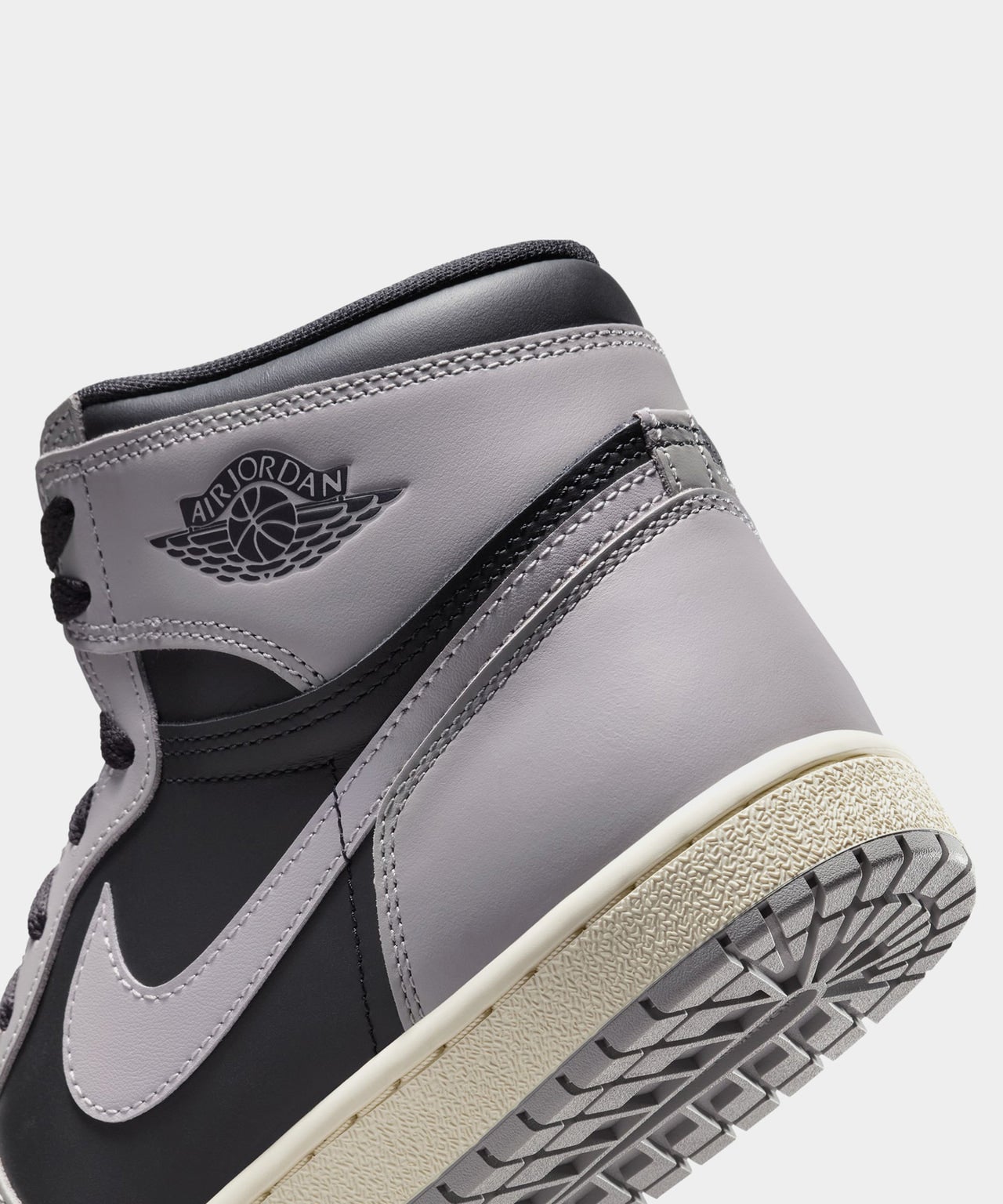 Gallery]幻のカラー！「ナイキ」のエアジョーダン 1の“Reverse Shadow