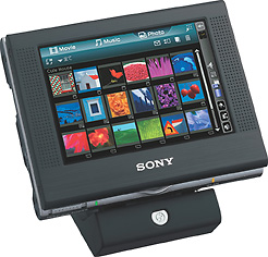 News and Information 「有機ELディスプレイ」の搭載により、動画や