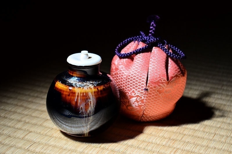 未使用 茶道具 桐木地 茶通箱 木製朱塗 金彩蒔絵棗 大津袋