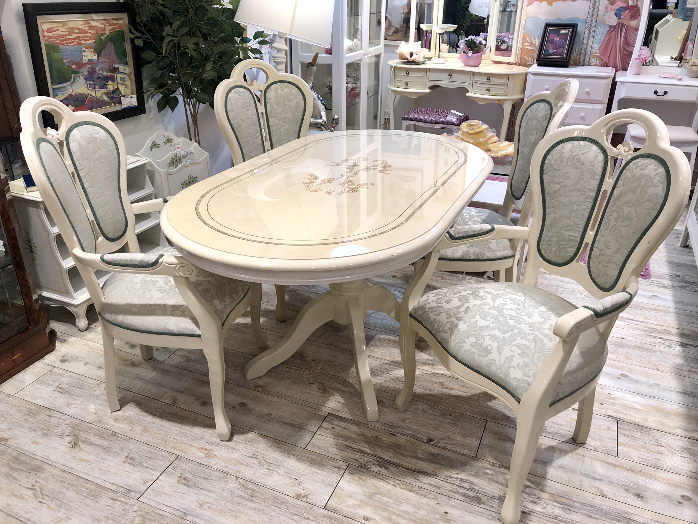 節約 姫系 猫足 エレガントな彫刻のテーブル 姫系 猫足 エレガントな