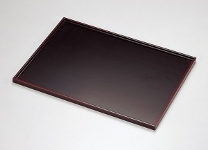 どっしり刳り貫き木地に深みある溜塗の美しいお膳3点（検越前塗敷板