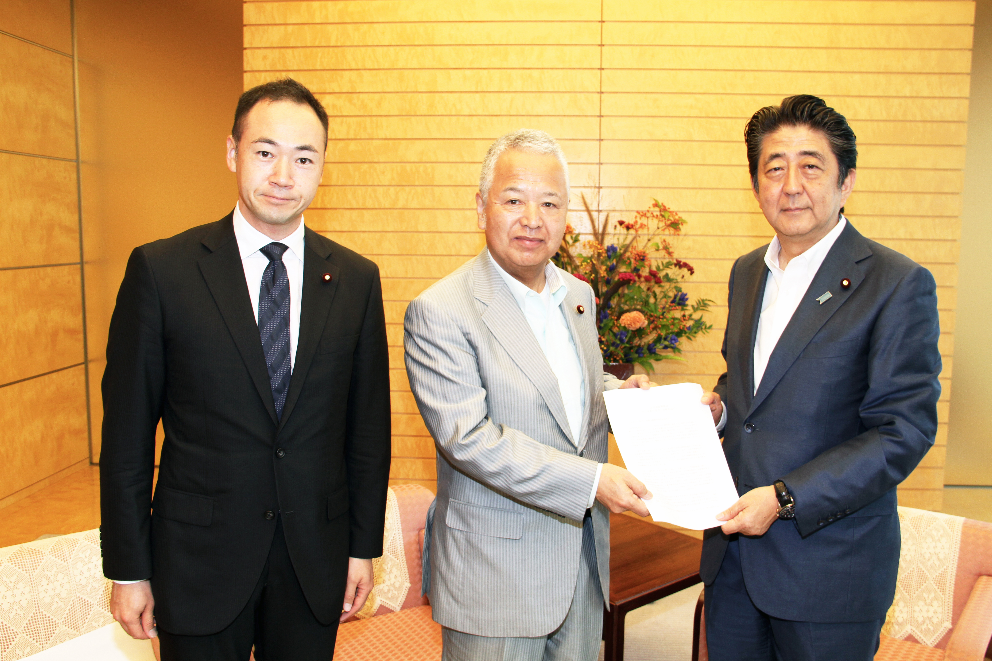 平成30年8月27日 志公会（麻生派）政策提言を安倍総理に申し入れ