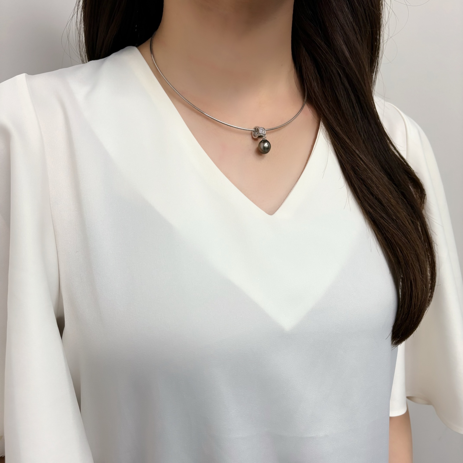 黒蝶真珠 ブラックパールオメガネックレス タヒチ 9-9.5mm セミ