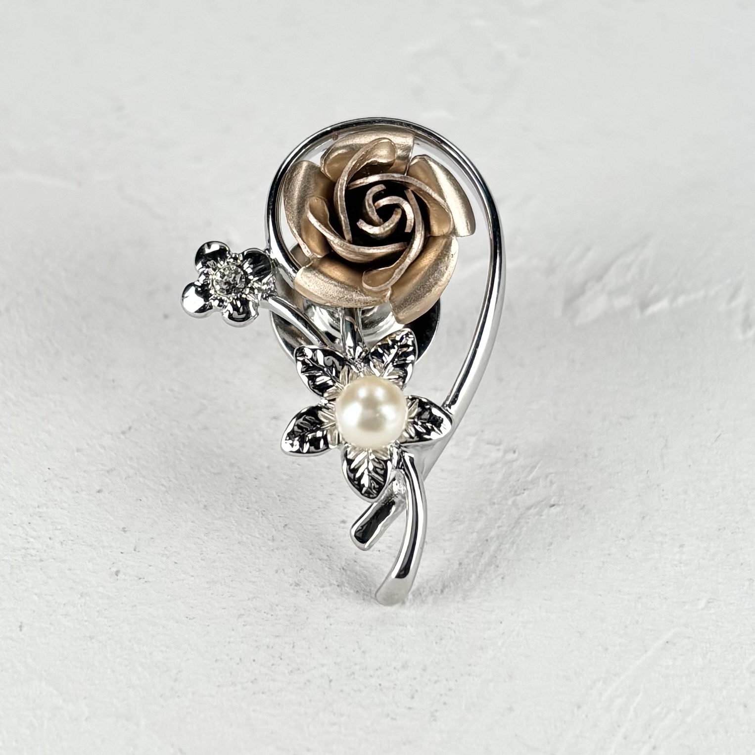 パールブローチ 薔薇 アコヤ本真珠 ベビーパール ピンブローチ