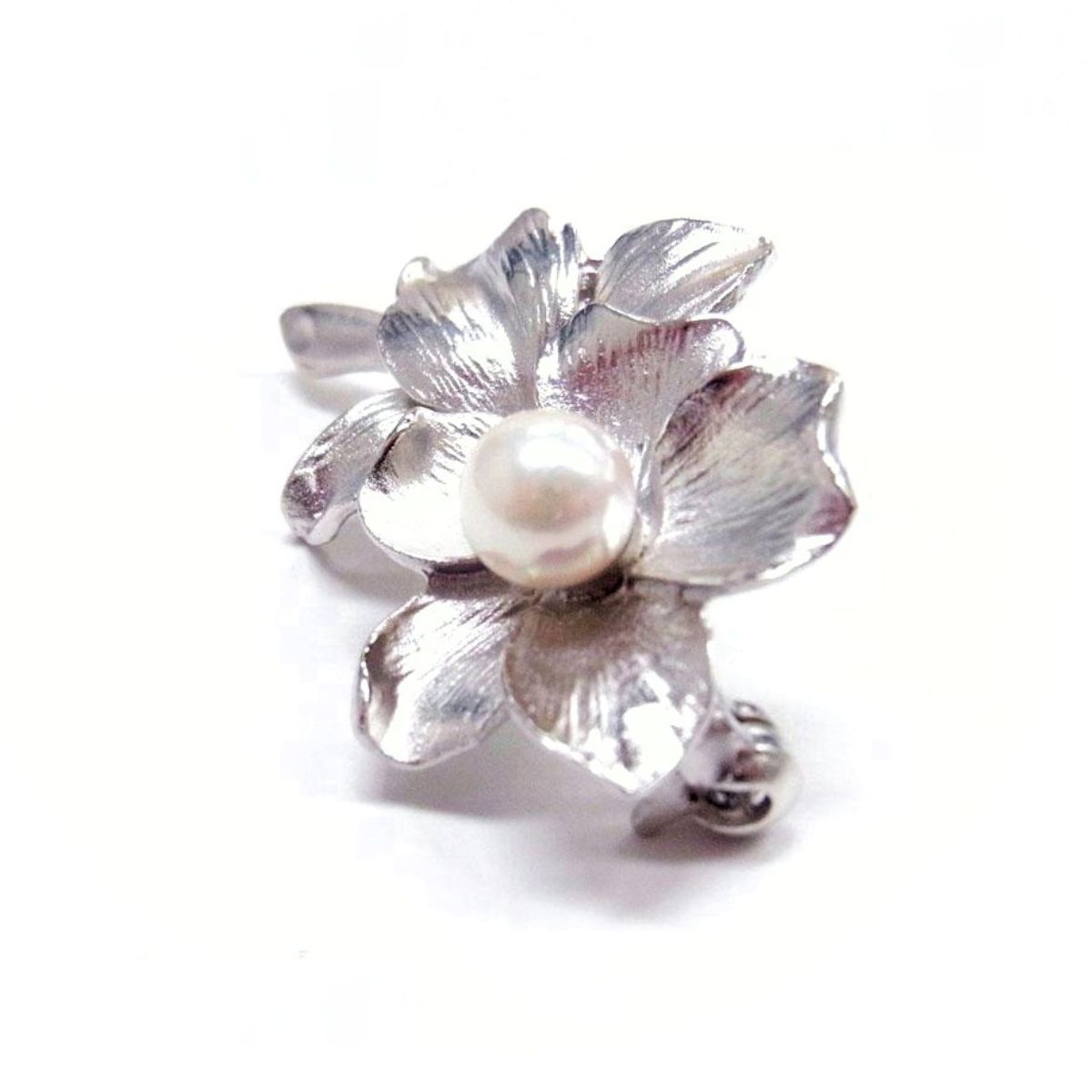 きらびやかな本真珠 豪華フラワーデザインのブローチ きらびやかな本