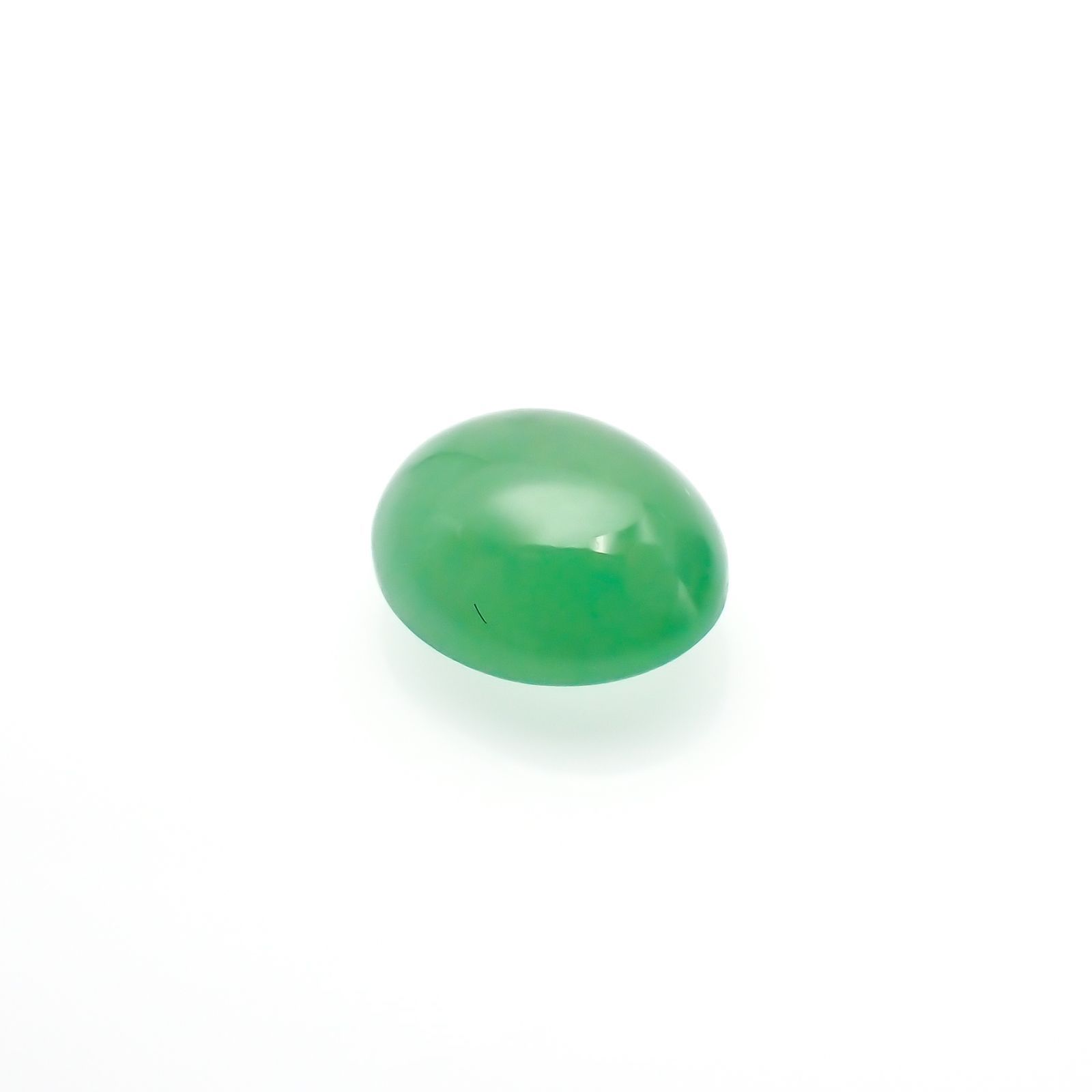 翡翠(宝石名ジェダイト(翡翠))ビルマ産 ソ付(彩珠) 2.199ct / 8.6x7mm